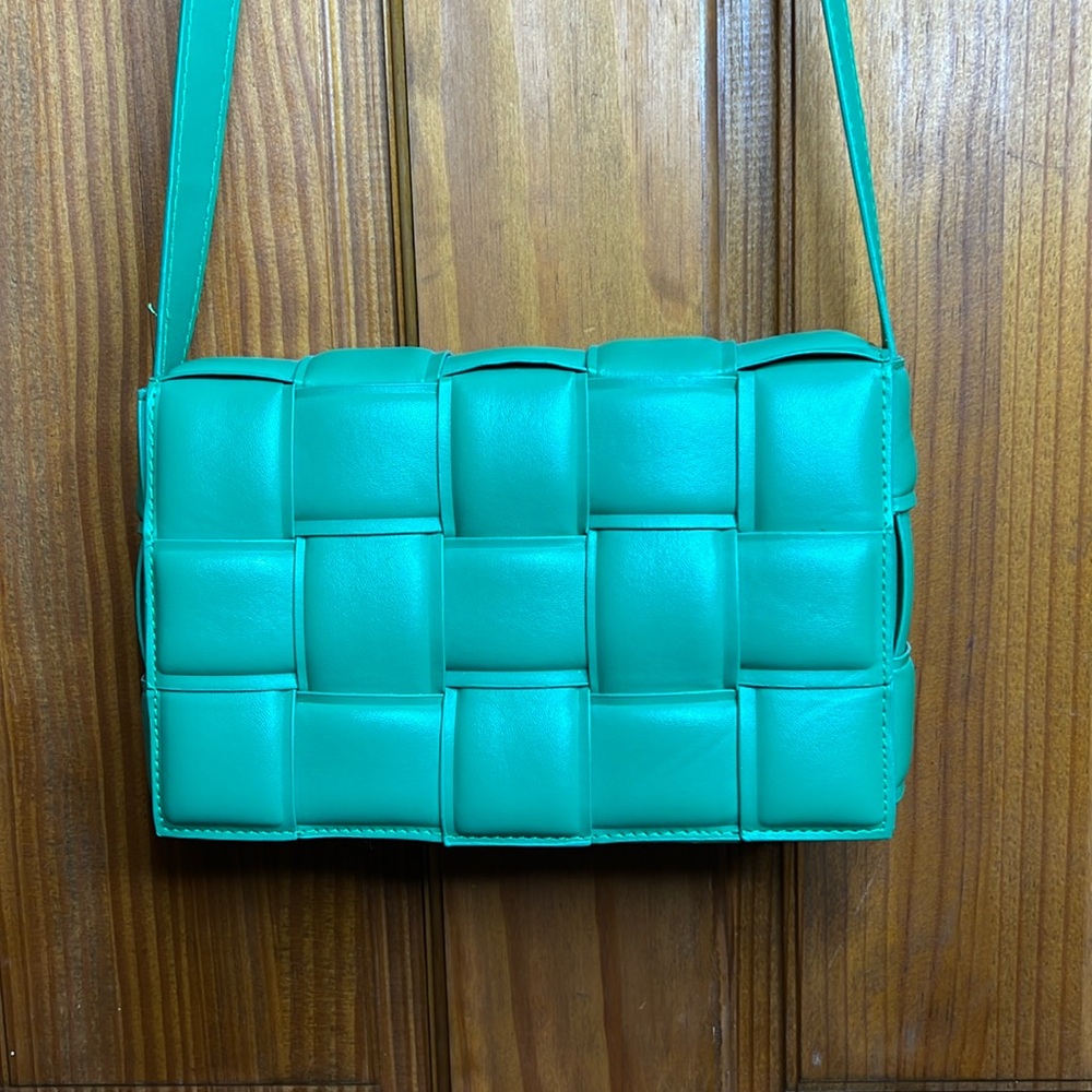 Woven crossbody bag